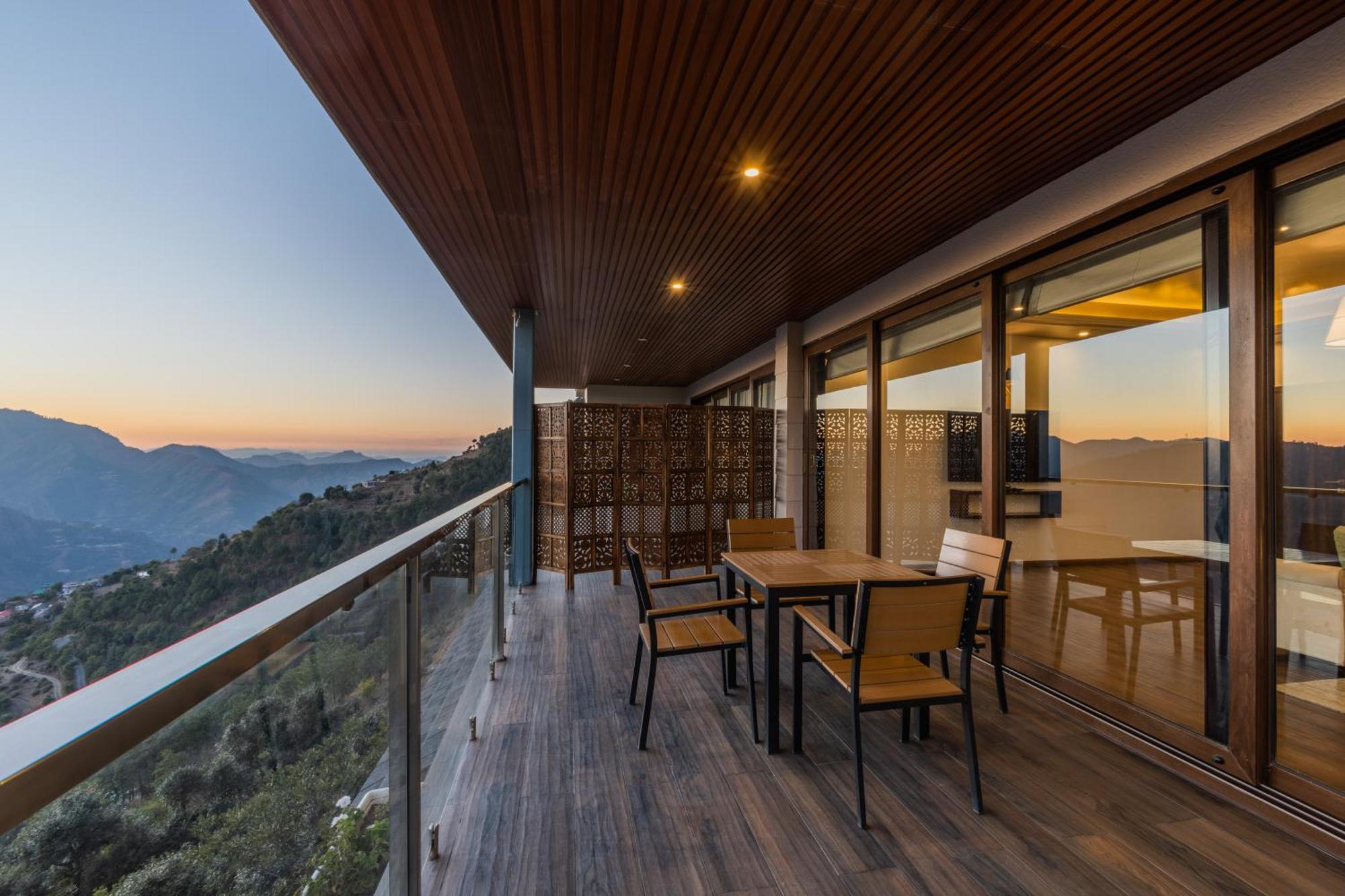 The Manor Luxury Apartments, Shimla 마쇼브라 외부 사진