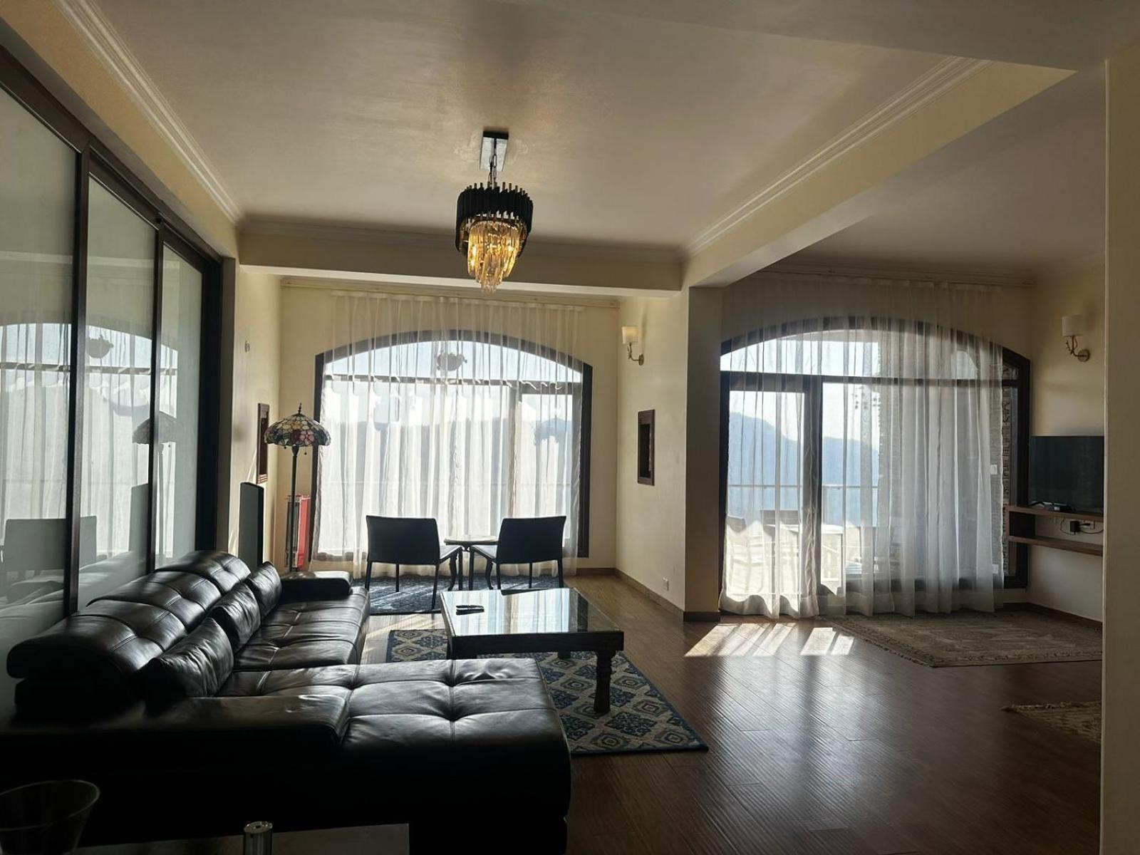 The Manor Luxury Apartments, Shimla 마쇼브라 외부 사진