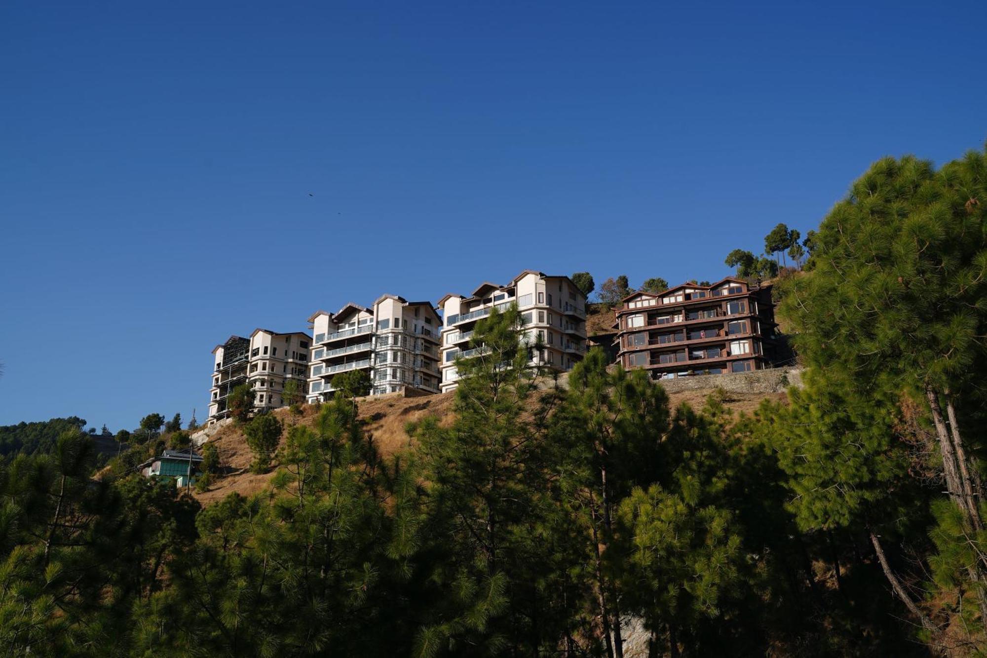 The Manor Luxury Apartments, Shimla 마쇼브라 외부 사진