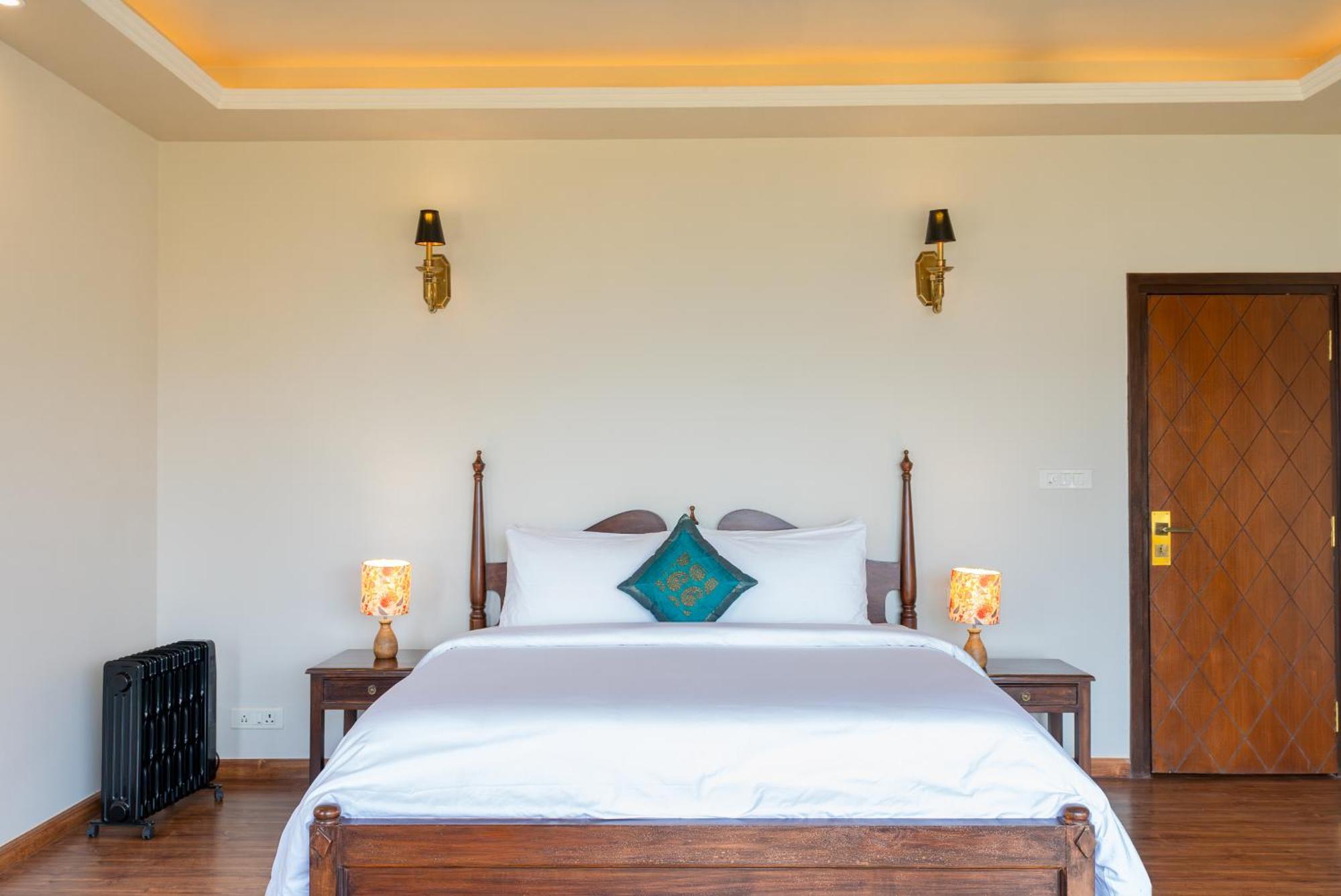 The Manor Luxury Apartments, Shimla 마쇼브라 외부 사진